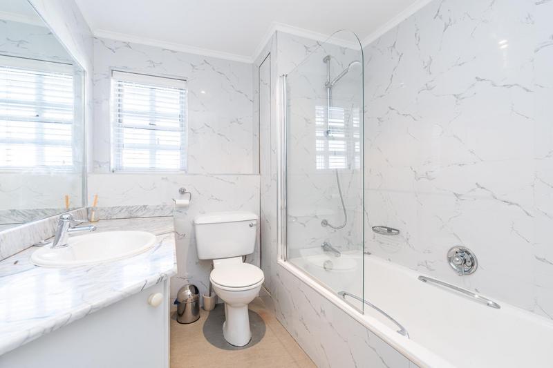 2 Bedroom Property for Sale in Sea Point Western Cape